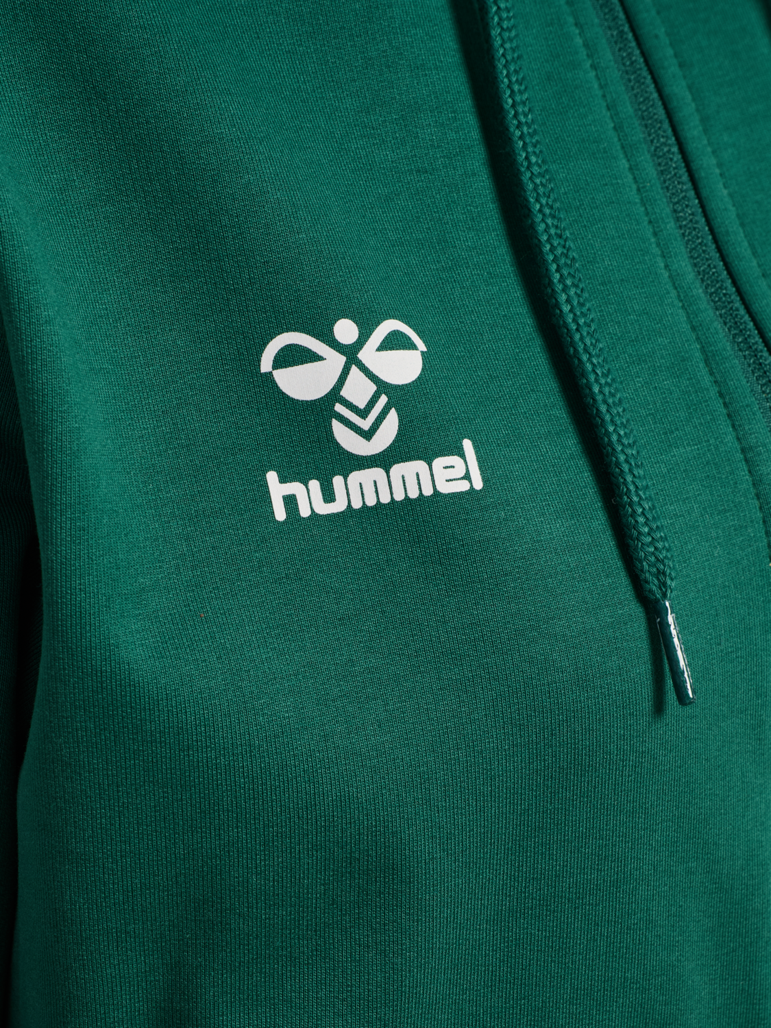 hmlGO 2.0 CHEVRON ZIP HOODIE WOMAN, EVERGREEN, packshot