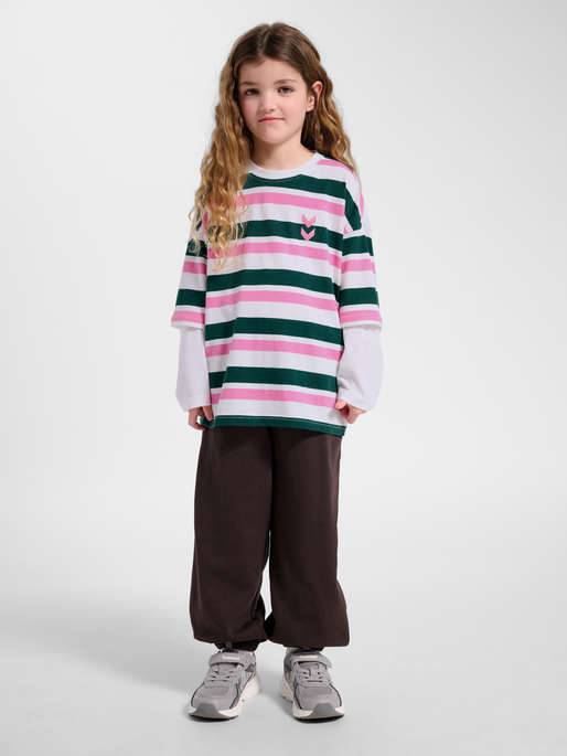 hmlJR SILLY T-SHIRT L/S, FOREST BIOME, model