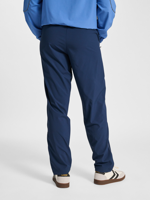 hmlPULSE WOVEN W PANTS, DRESS BLUES, model