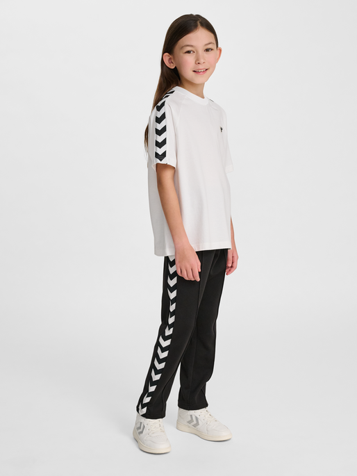 hmlJR ARCHIVE LOOSE T-SHIRT S/S, BLANC DE BLANC, model