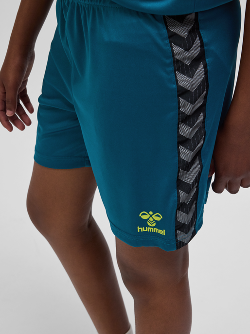 hmlAUTHENTIC PL SHORTS KIDS, BLUE CORAL, model