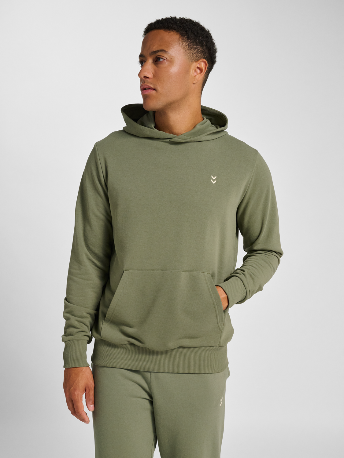 DEEP LICHEN GREEN