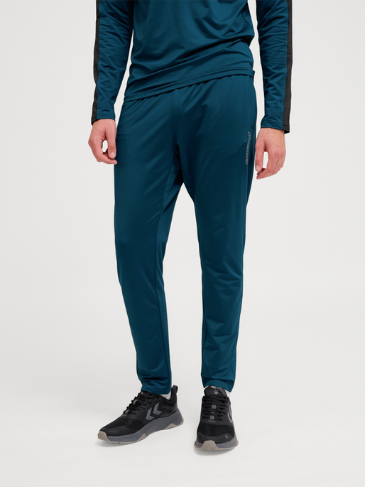 hmlTE STRENGTH TRAINING PANTS, REFLECTING POND, model