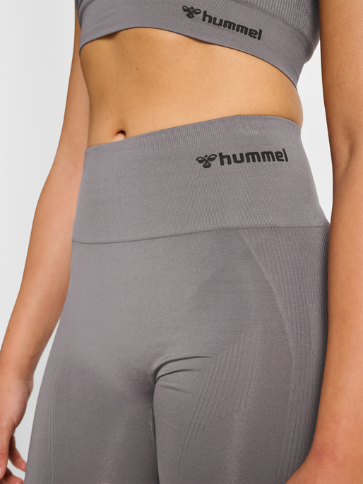 hmlTIF SEAMLESS HIGH WAIST TIGHTS, SHARK, model