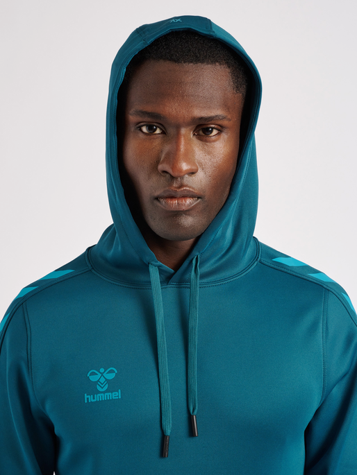 hmlCORE XK POLY SWEAT HOODIE, BLUE CORAL, model