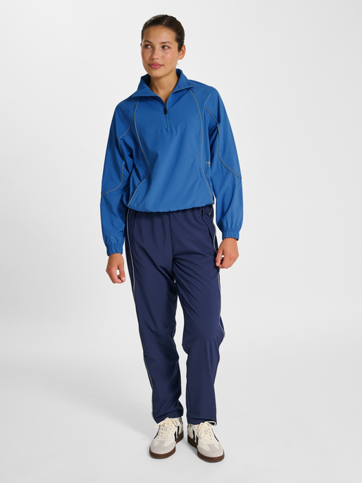 hmlPULSE WOVEN W HALF ZIP, RIVERSIDE, model