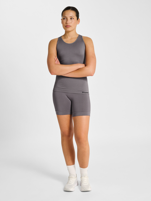 hmlTIF SEAMLESS TOP, SHARK, model