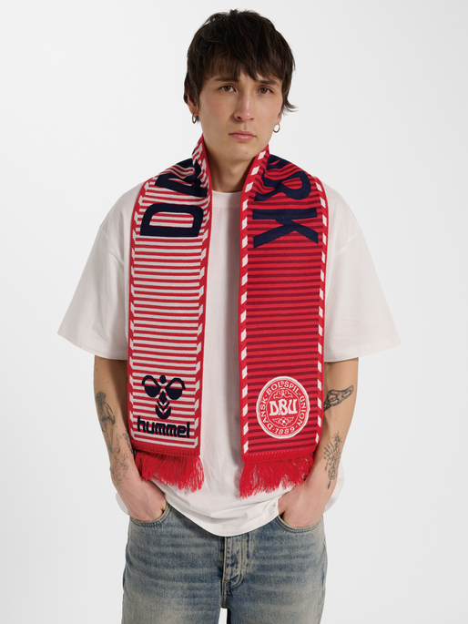 DBU 26 FAN SCARF, TANGO RED/WHITE, model