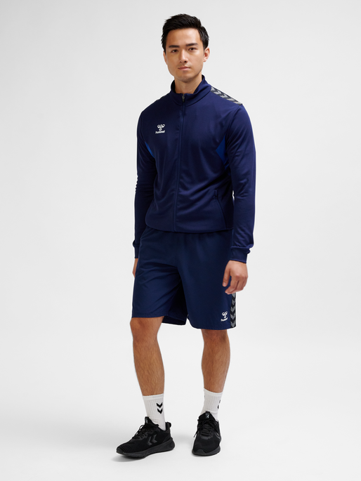 hmlAUTHENTIC WOVEN SHORTS, MARINE, model