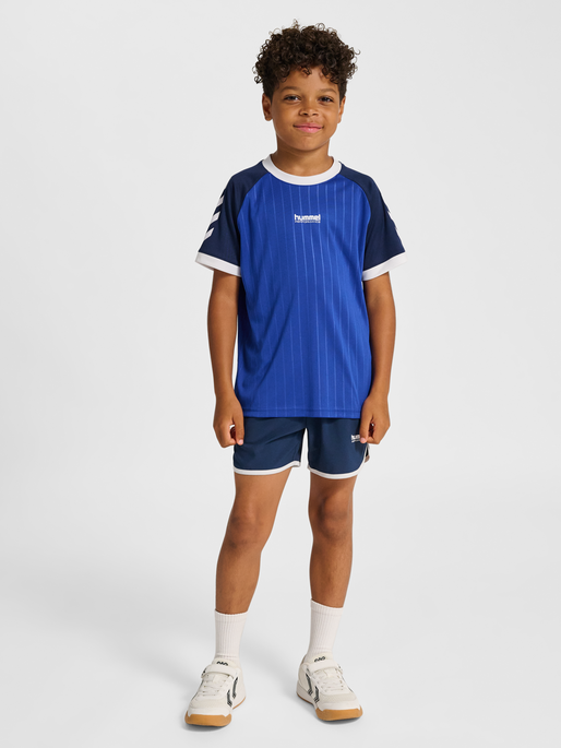 hmlJR STRIPE T-SHIRT S/S, SURF THE WEB, model