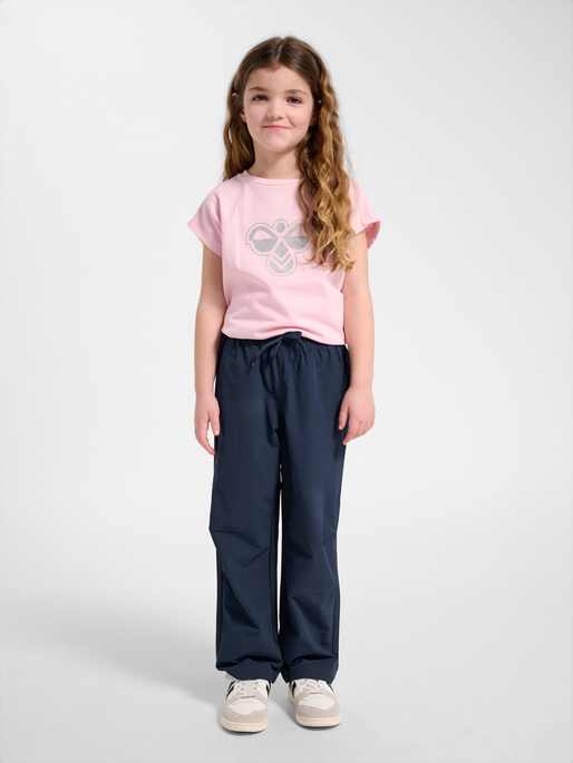 hmlJR HERAM PANTS, DRESS BLUES, model