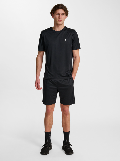 hmlPULSE TRAINING SHORTS, BLACK, model