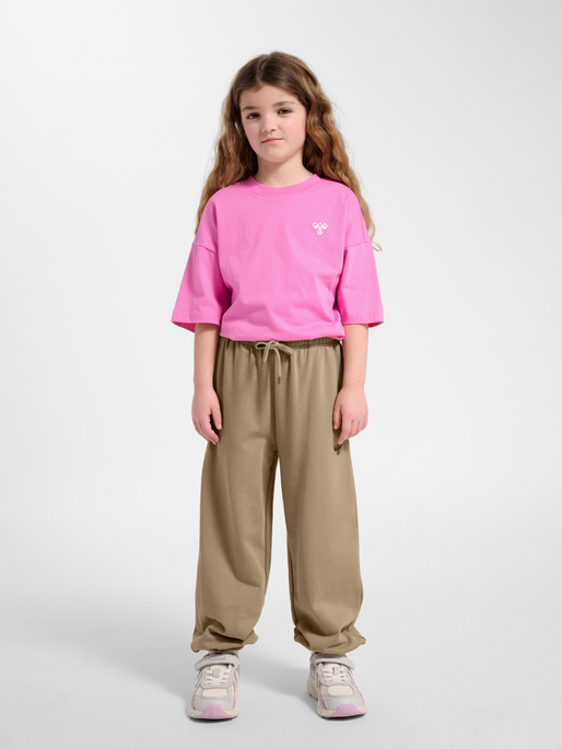 hmlJR JUMP BOXY ELASTIC SWEATPANTS, SILVER MINK, model