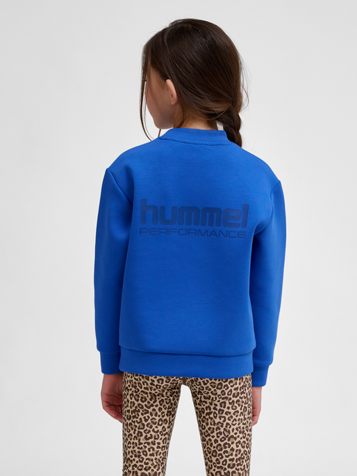 hmlJR FAST TECH FLEECE CREW, OLYMPIAN BLUE, model