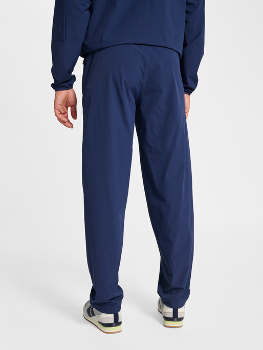 hmlPULSE PANTS, DRESS BLUES, model