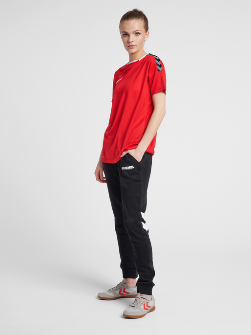 hmlAUTHENTIC POLY JERSEY WOMAN S/S, TRUE RED, model