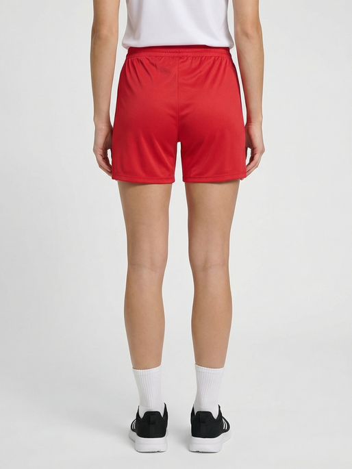 hmlESSENTIAL SHORTS WOMAN, TRUE RED, model