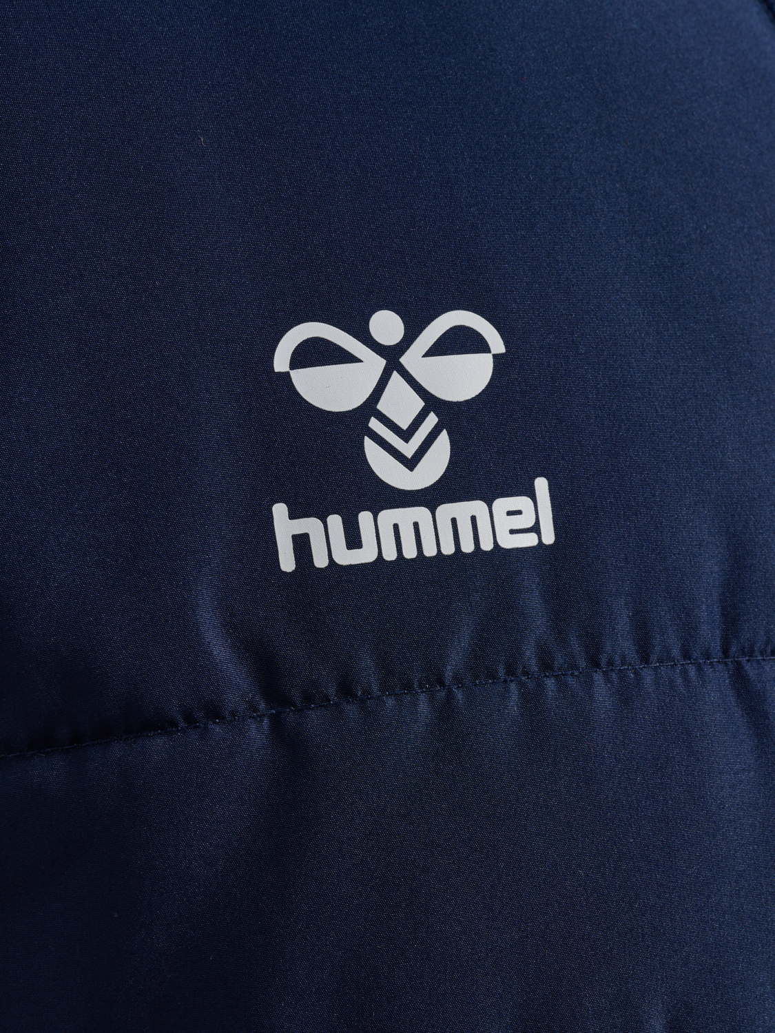 hmlESSENTIAL SHORT BENCH JKT, MARINE, packshot