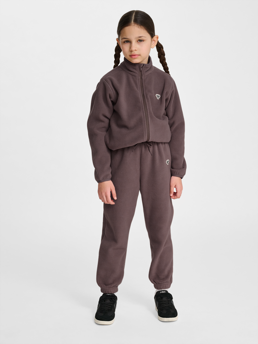 hmlJR FLEECE PANTS BEE, PEPPERCORN, model