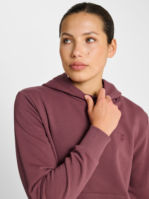 hmlPULSE W SWEAT HOODIE, NOCTURNE, model