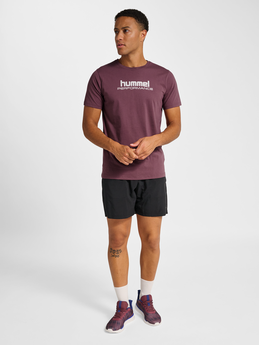 hmlPULSE GRAPHIC T-SHIRT S/S, NOCTURNE, model