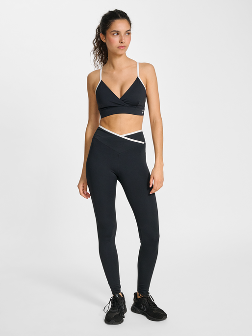 hmlYOGA STRAP BRA, BLACK, model