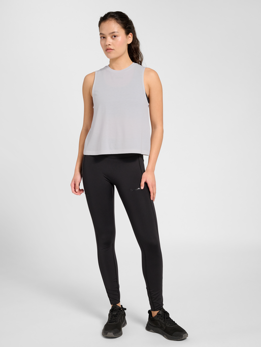 hmlMT VANJA SHORT MUSCLE TANKTOP, WHITE, model