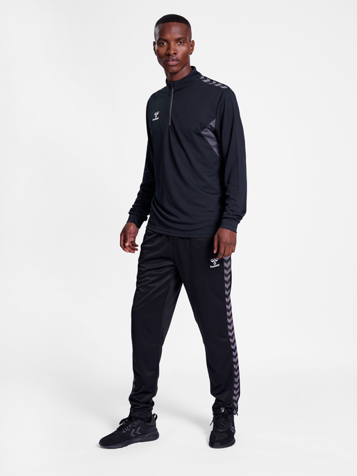 hmlAUTHENTIC HALF ZIP SWEAT, BLACK, model