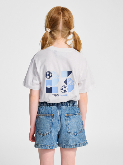 hmlJR GRAPHIC T-SHIRT S/S, WHITE, model