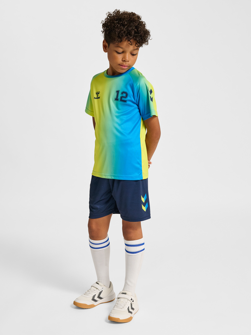 hmlSHIMMER T-SHIRT S/S, LIMEADE, model