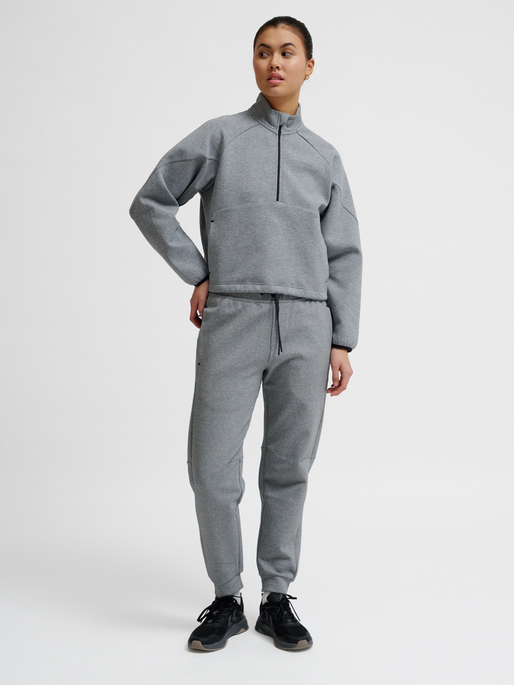 hmlTECH FLEECE WOMEN BOXY HALF ZIP, GREY MELANGE, model