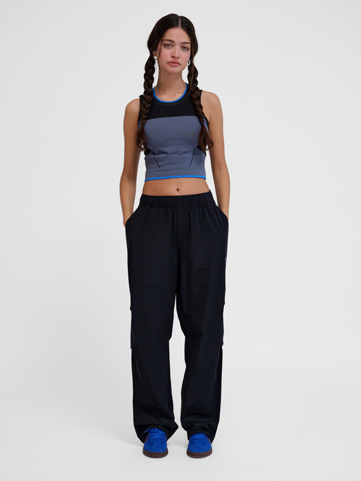 hmlSORONA REGULAR PANTS, BLACK, model