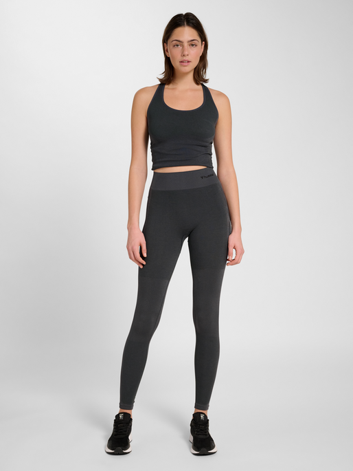 hmlCLEA SEAMLESS MID WAIST TIGHTS, EBONY, model