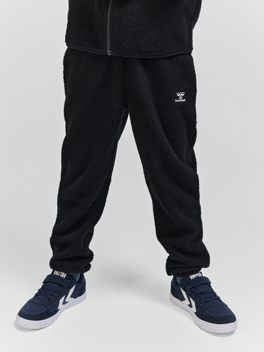 hmlATLAS FLEECE PANTS, BLACK, model