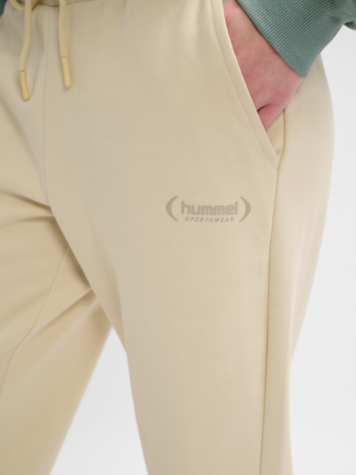 hmlPAOLA REGULAR PANTS, VANILLA ICE, model