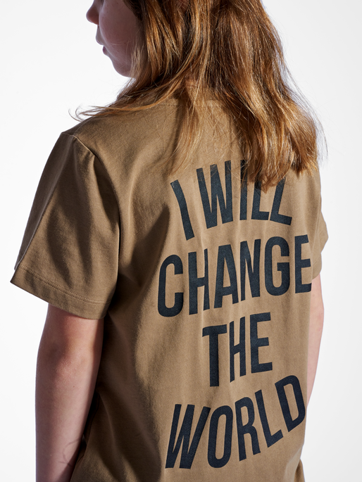 stmREVOLUTION T-SHIRT S/S, SEPIA TINT, model